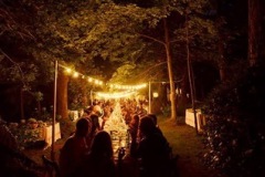 DINER NUIT CONTRE ALLEE DANS LE JARDIN